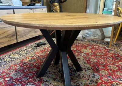 Conception de pied de table central en acier en Alsace